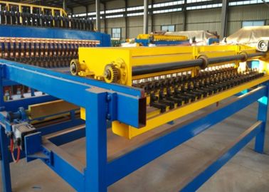 China Fácil actúe el refuerzo de la soldadora de la malla 4.5T para la capacidad de acero 900KVA del Rebar proveedor