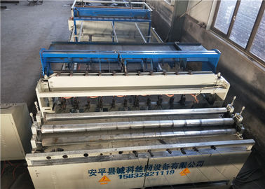 China Operación de múltiples puntos completamente automática de la persona de la soldadura una de la soldadora de la malla de la cerca proveedor