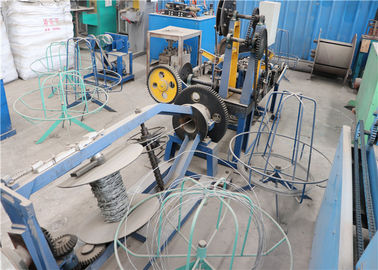China Alambre de púas inoxidable del alambre de acero que hace máquina los materiales del ahorro de la estructura compacta proveedor